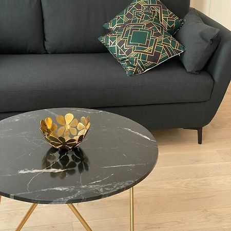 Brand New 1 Bedroom Flat With Parking- 5 Min Paris Pte De Versailles Issy-les-Moulineaux Exterior photo